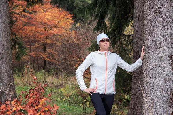 Jogging by the lake — Stock Photo, Image