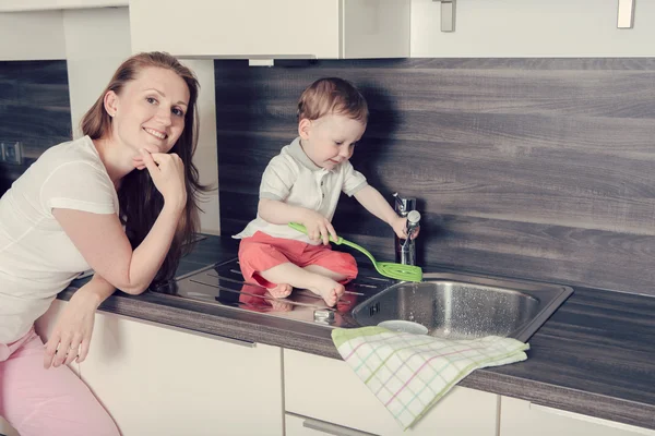 In the kitchen — Stock Photo, Image