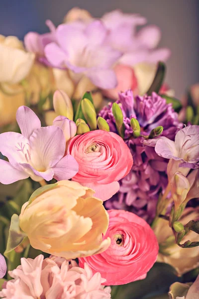 Μπουκέτο λουλούδια άνοιξη — Φωτογραφία Αρχείου