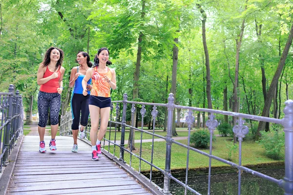 Correr mujeres —  Fotos de Stock