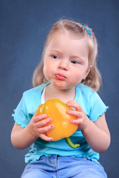 Paprika girl — Stock Photo, Image