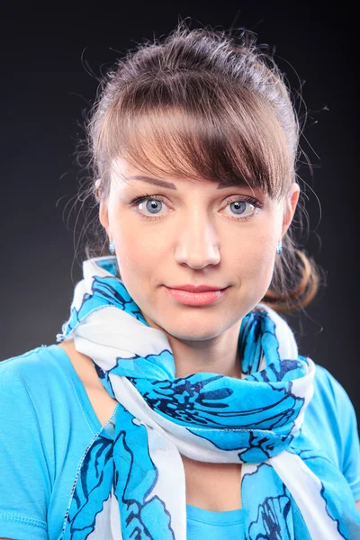 Retrato de uma jovem mulher — Fotografia de Stock