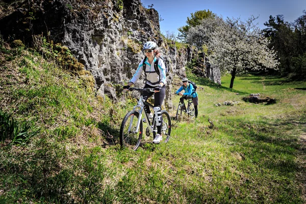 Andar de bicicleta até ao pico — Fotografia de Stock