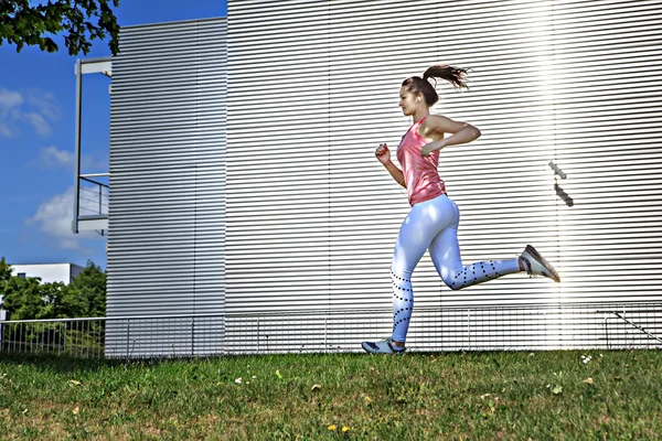 Kadın koşu — Stok fotoğraf