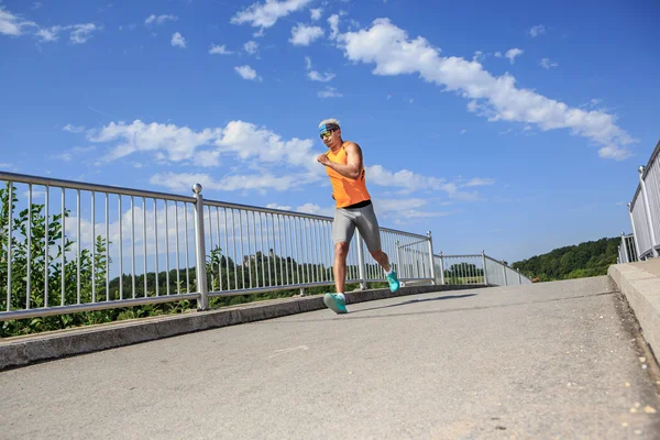 Hombre corriendo — Foto de Stock