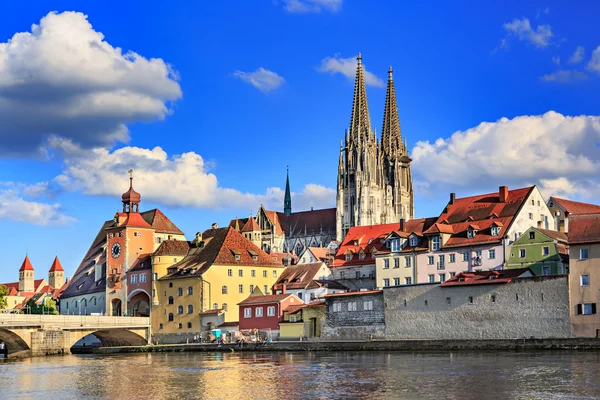 Regensburg város éjjel — Stock Fotó