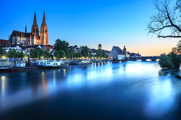 Regensburg cidade à noite — Fotografia de Stock