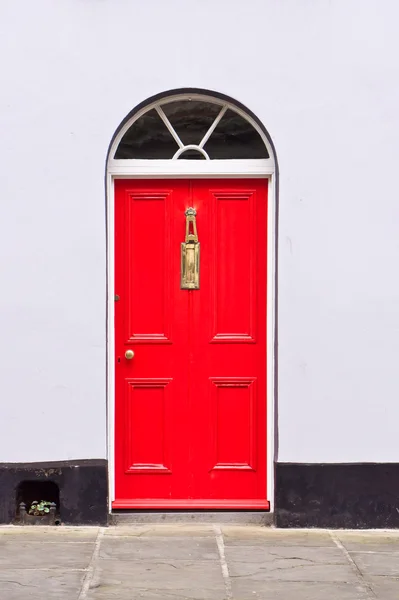 Czerwony drzwi — Zdjęcie stockowe