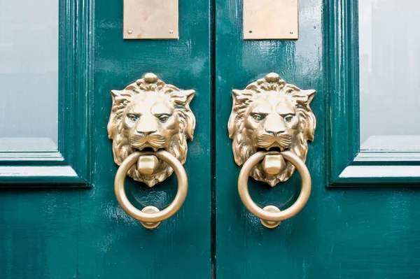 Maçanetas da porta — Fotografia de Stock