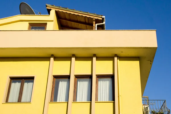 Edificio giallo — Foto Stock
