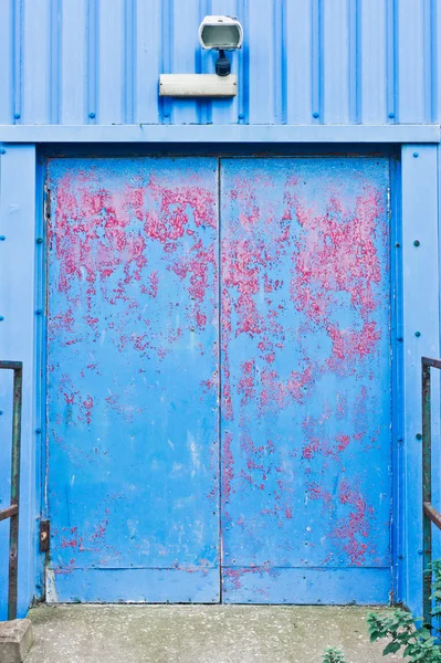 Porta in metallo blu — Foto Stock