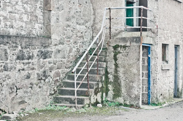 Un edificio abandonado — Foto de Stock