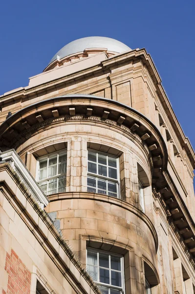 Rode bakstenen gebouw — Stockfoto