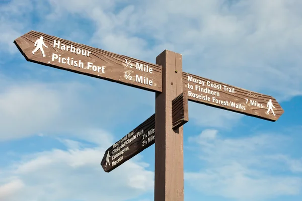 A wooden Signpost — Stock Photo, Image