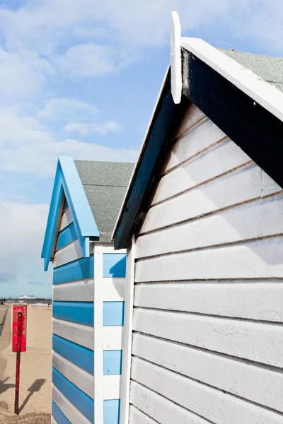 Cabanas de praia coloridas — Fotografia de Stock