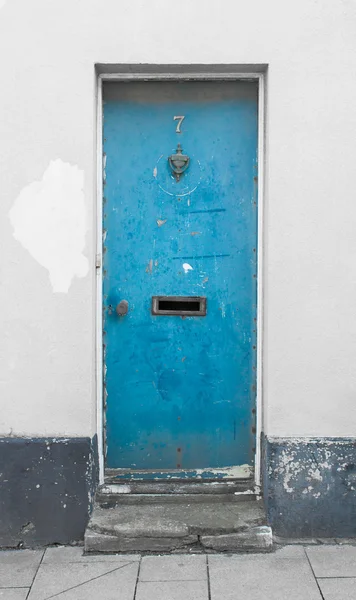 Una porta blu — Foto Stock