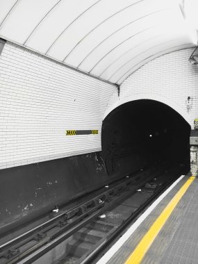 metro tren istasyonu