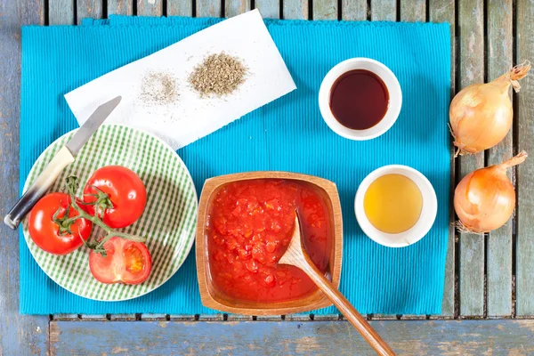 Tomates e cebolas — Fotografia de Stock