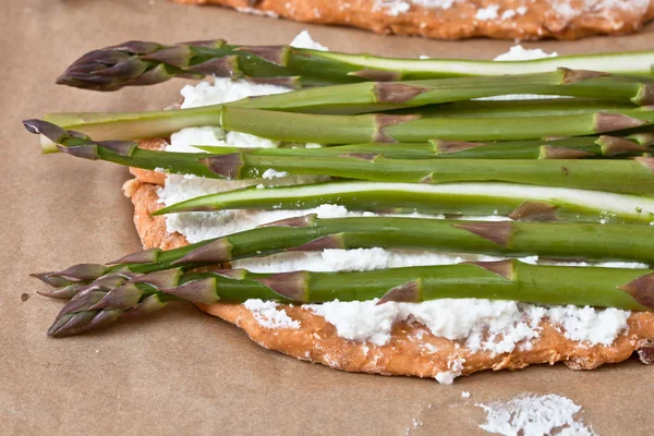 Pizza zubereiten — Stockfoto