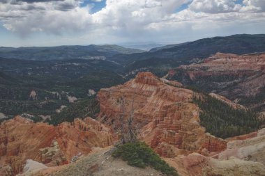 Utah 'ta Cedar' daki North View Overlook Ulusal Anıtı yerle bir etti.