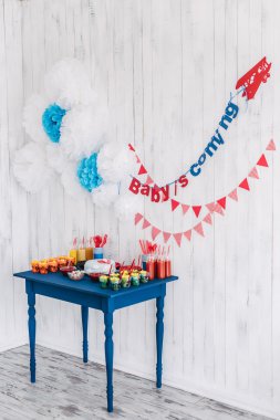 Şeker çubuğu şişe tüpler