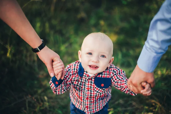 Father mother and son holding hand — Stock Photo, Image