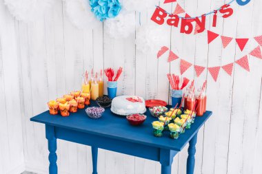 Şeker çubuğu şişe tüpler