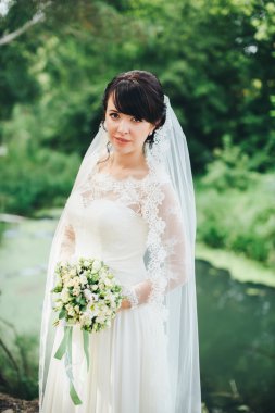 gelin düğün buket göle ile