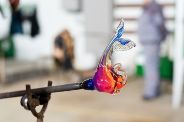 Erimiş cam el yapımı rakamlar