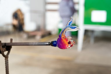 Erimiş cam el yapımı rakamlar