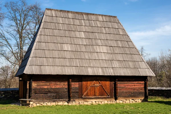 Traditionele landelijke huis uit Transsylvanië, Roemenië — Stockfoto