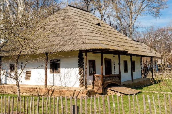 Casa rural tradicional da Transilvânia, Roménia — Fotografia de Stock