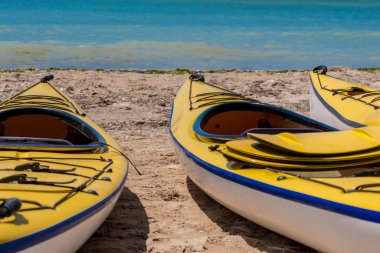 Renkli kayaks su Hizala