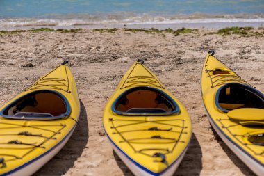 Renkli kayaks su Hizala