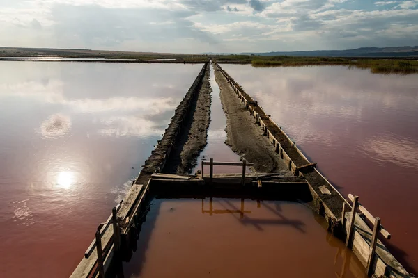 Saltwork landschap in de buurt van Burgas in Bulgarije — Stockfoto