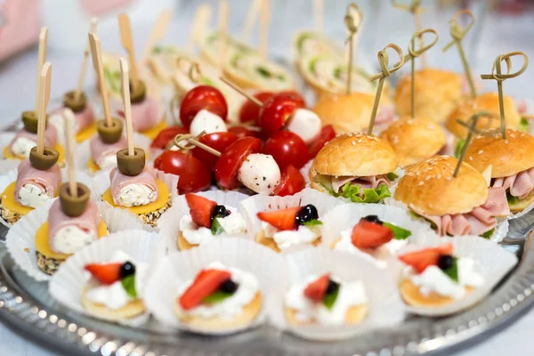 Buffet Reception Assortment Canapes Table Banquet Service Catering Food Snacks — Stock Photo, Image