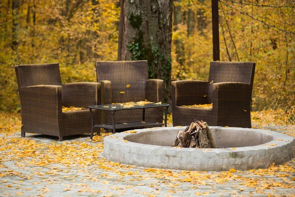 Cozy Autumn Patio Chairs Hearth Firewoods Exterior Backyard Relax Autumn — Stock Photo, Image