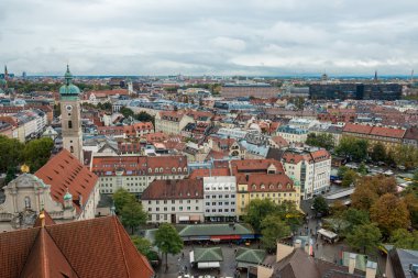  St. Peter Kilise kuleden Munchen görünümünü 