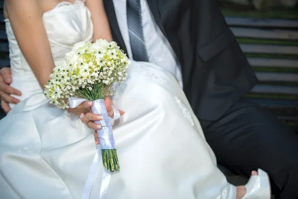 Bride and groom -  selective focus — Stock Photo, Image