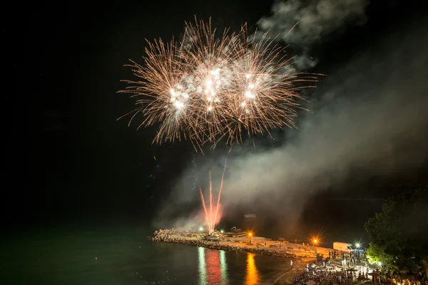 Fireworks on the beach - copy space — Stock Photo, Image