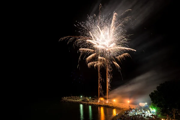 Fireworks on the beach - copy space — Stock Photo, Image