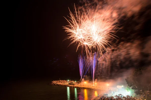 Fireworks on the beach - copy space — Stock Photo, Image