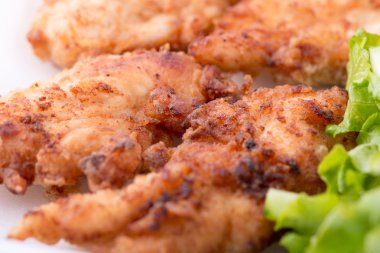 Kızarmış tavuk - seçici odak yakın çekim