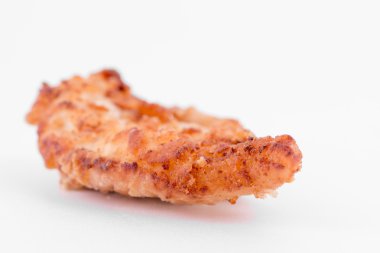 Kızarmış tavuğu yakın.