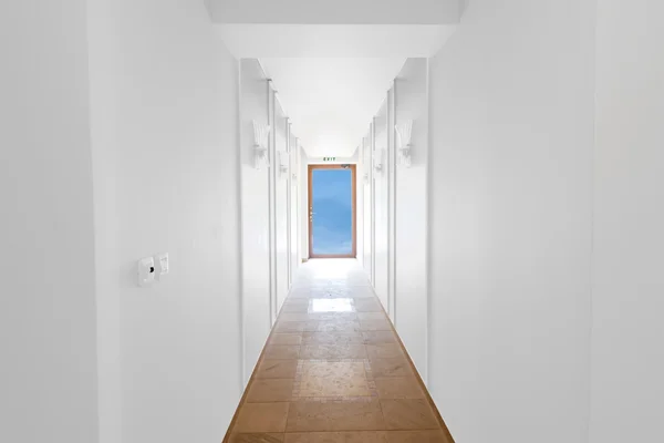 Bitmemiş bina iç, beyaz Oda (kırpma yolu içerir) — Stok fotoğraf