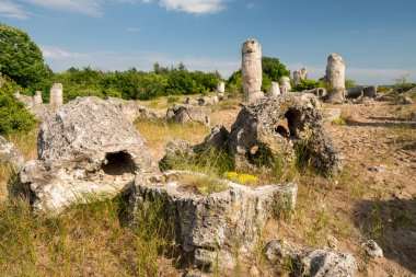 Pobiti kamani - Bulgaristan Varna yakınındaki fenomen kaya oluşumları