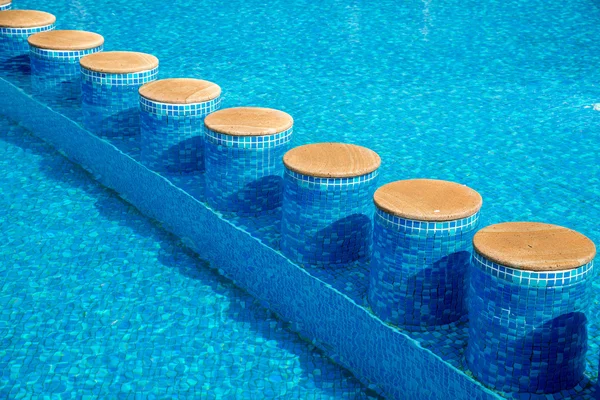 수영장 및 단계의 흔적의 클로즈업 — 스톡 사진