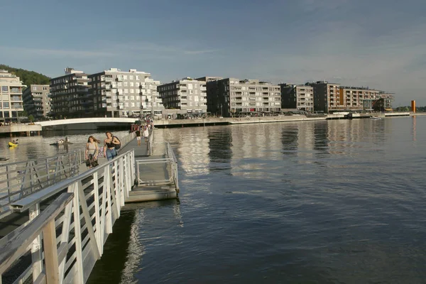 挪威奥斯陆 2021年7月9日 通往索伦加地区的桥 挪威奥斯陆峡湾现代丑闻鸟类建筑的港景 — 图库照片