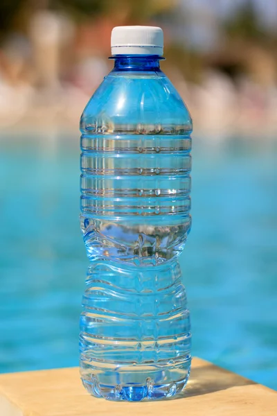 Butelek PET wody — Zdjęcie stockowe