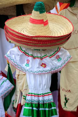 Meksika Hatıra Eşyası, şapka ve kıyafet.